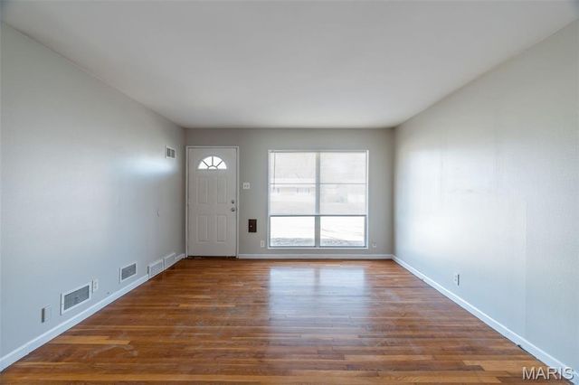 1688 Maldon Lane, St Louis, MO 63136