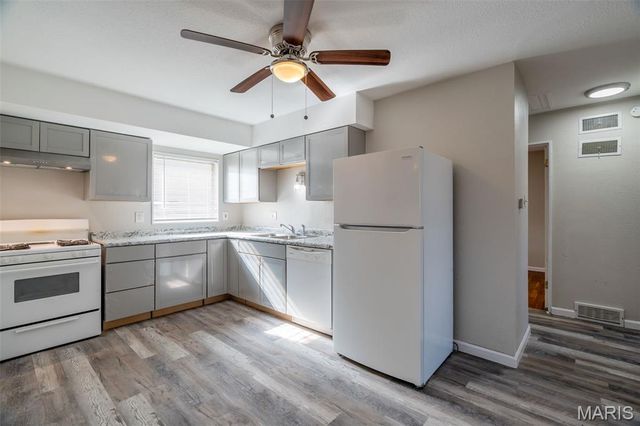 1688 Maldon Lane, St Louis, MO 63136