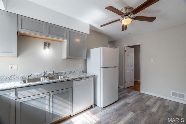 1688 Maldon Lane, St Louis, MO 63136