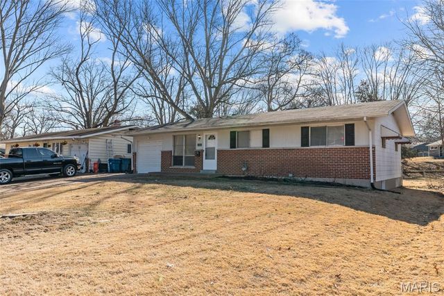 1688 Maldon Lane, St Louis, MO 63136