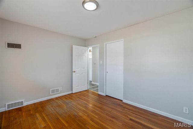 1688 Maldon Lane, St Louis, MO 63136