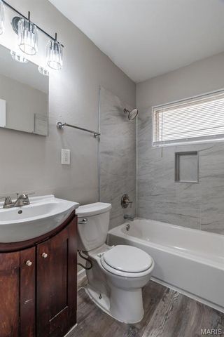 1688 Maldon Lane, St Louis, MO 63136