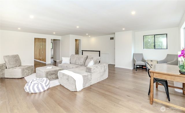 11117 Kirkwood Drive SW, Lakewood, WA 98498