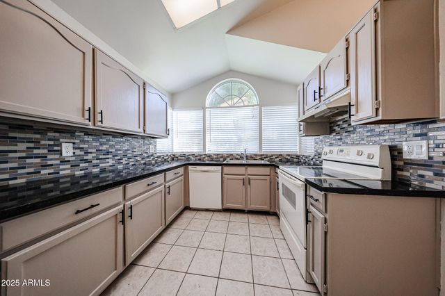 214 S RUSH Circle E, Chandler, AZ 85226