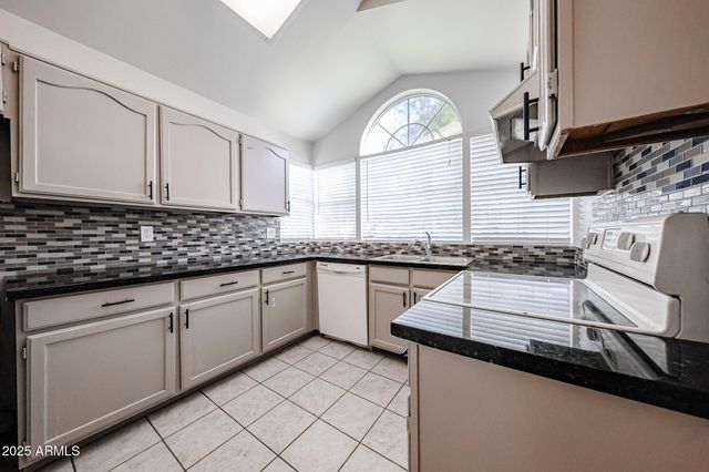 214 S RUSH Circle E, Chandler, AZ 85226