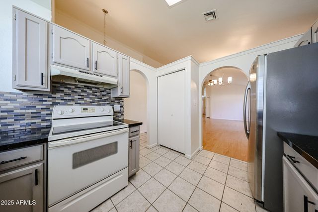 214 S RUSH Circle E, Chandler, AZ 85226