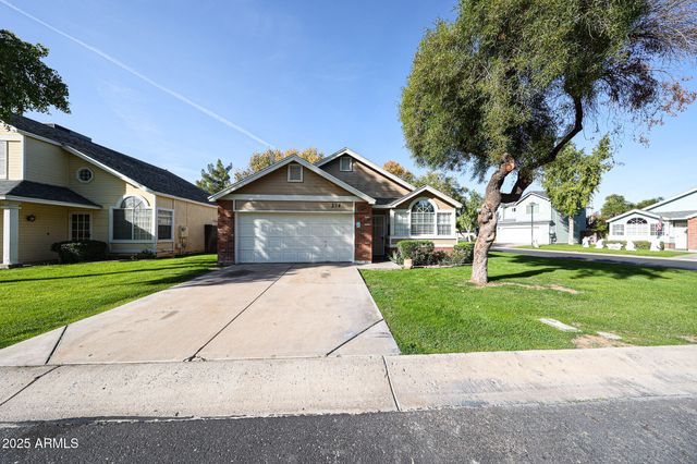 214 S RUSH Circle E, Chandler, AZ 85226