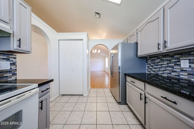 214 S RUSH Circle E, Chandler, AZ 85226