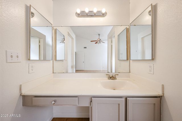 214 S RUSH Circle E, Chandler, AZ 85226