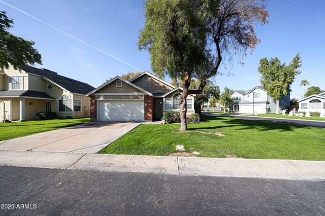 214 S RUSH Circle E, Chandler, AZ 85226