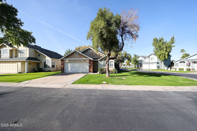 214 S RUSH Circle E, Chandler, AZ 85226