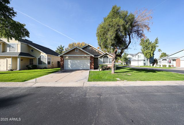 214 S RUSH Circle E, Chandler, AZ 85226