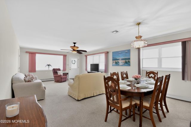 17 Corinth Place, Toms River, NJ 08757