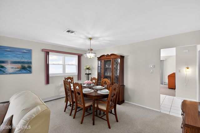 17 Corinth Place, Toms River, NJ 08757