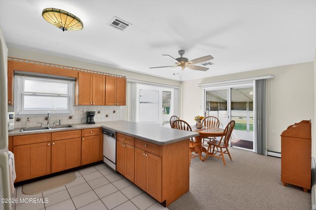 17 Corinth Place, Toms River, NJ 08757