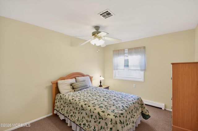 17 Corinth Place, Toms River, NJ 08757