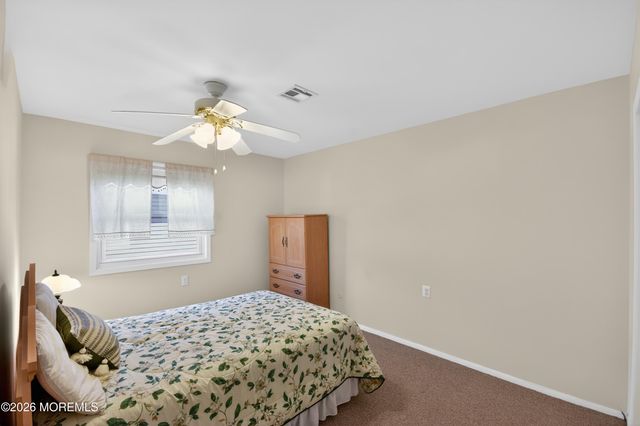 17 Corinth Place, Toms River, NJ 08757