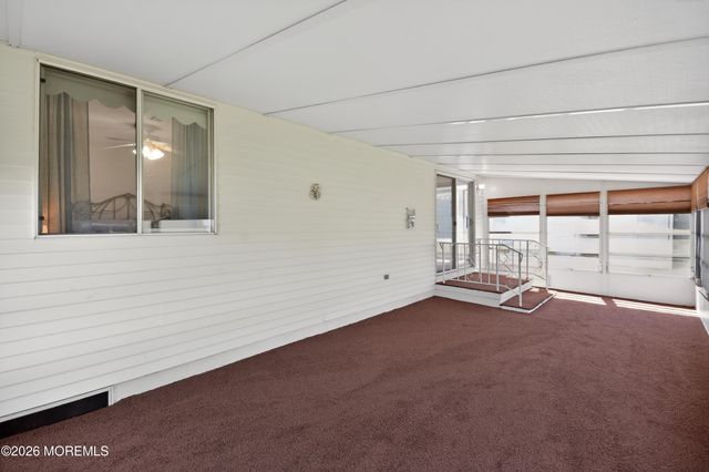 17 Corinth Place, Toms River, NJ 08757