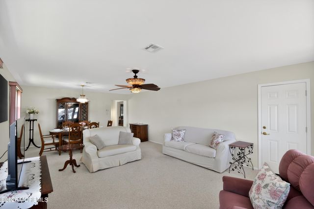 17 Corinth Place, Toms River, NJ 08757