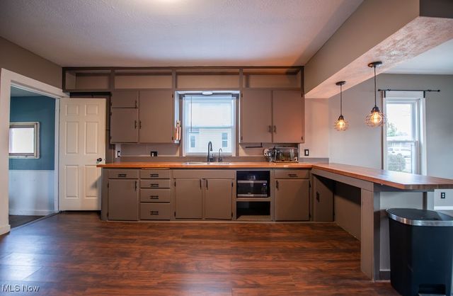 520 11th Street NW, New Philadelphia, OH 44663