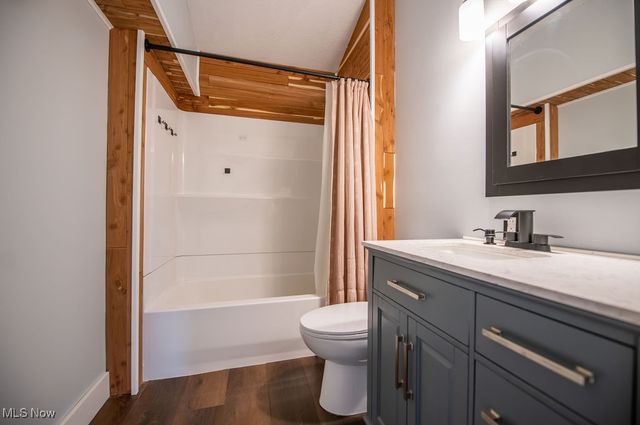 520 11th Street NW, New Philadelphia, OH 44663