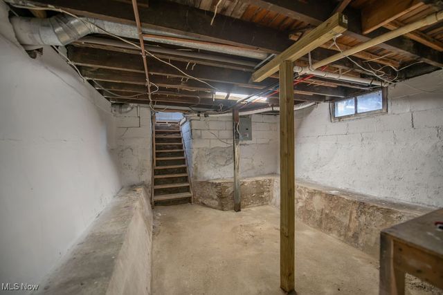 520 11th Street NW, New Philadelphia, OH 44663