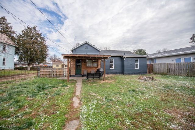 520 11th Street NW, New Philadelphia, OH 44663