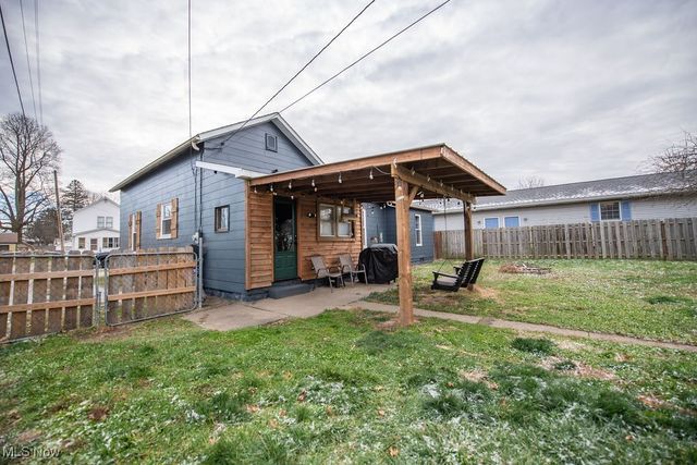 520 11th Street NW, New Philadelphia, OH 44663