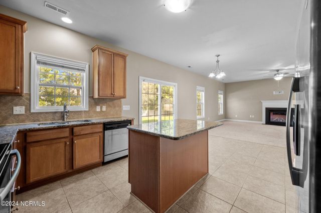 403 Wynbrookee Lane, Jacksonville, NC 28546