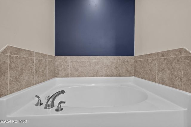 403 Wynbrookee Lane, Jacksonville, NC 28546