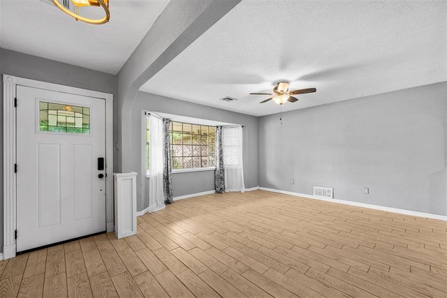 2304 NE VILLAGE DR, Lawton, OK 73507