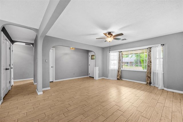 2304 NE VILLAGE DR, Lawton, OK 73507