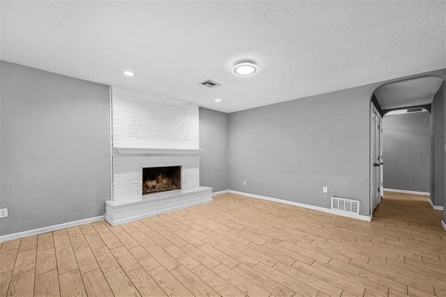 2304 NE VILLAGE DR, Lawton, OK 73507