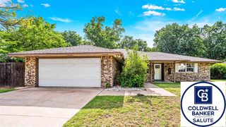 2304 NE VILLAGE DR, Lawton, OK 73507