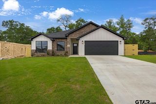 16226 Crossing Circle, Lindale, TX 75771