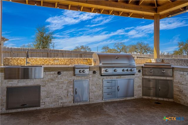 2023 Chilton Hall, San Antonio, TX 78253
