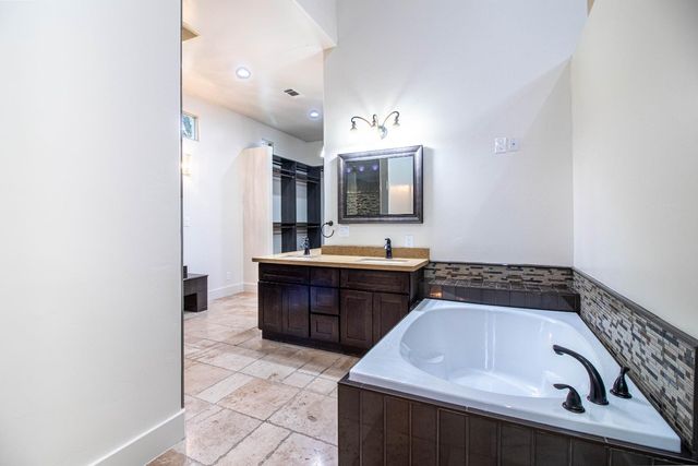 4809 Trails Ct, Modesto, CA 95357