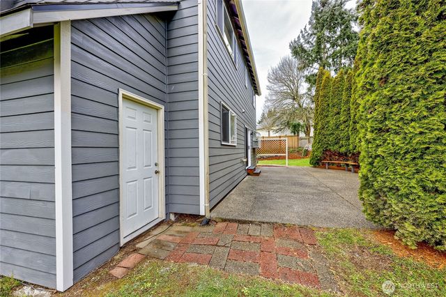 2162 NE Kevos Pond Drive, Poulsbo, WA 98370