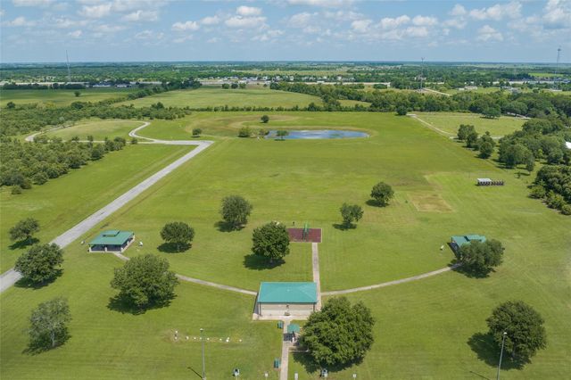 1102 Rustic Willow Drive, Beasley, TX 77417