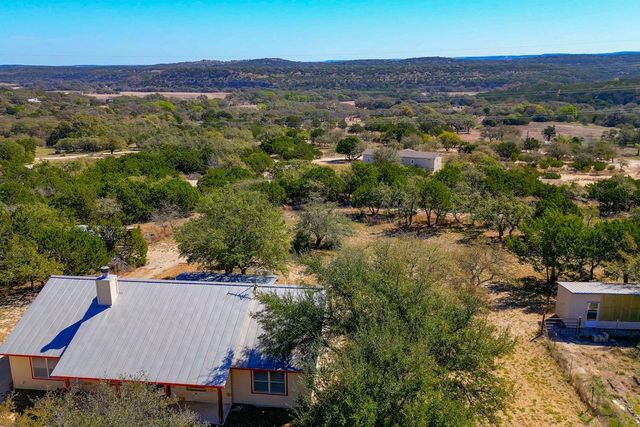 1129 Lonesome LOOP, Blanco, TX 78606