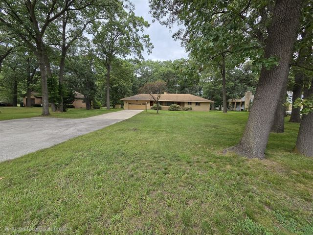 1465 Holton Road, Muskegon, MI 49445
