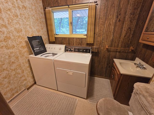 1465 Holton Road, Muskegon, MI 49445