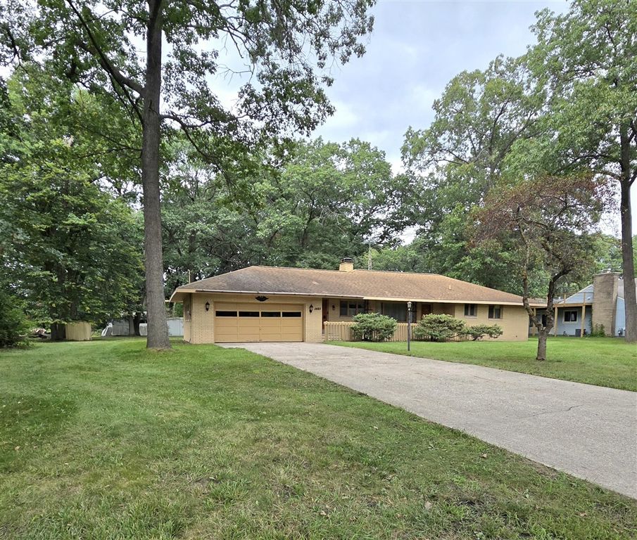 1465 Holton Road, Muskegon, MI 49445