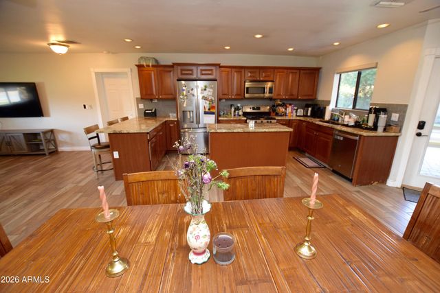 946 E DENTON Lane, Phoenix, AZ 85014