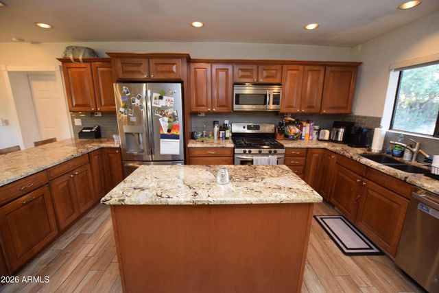 946 E DENTON Lane, Phoenix, AZ 85014