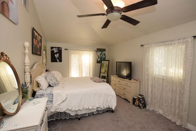 946 E DENTON Lane, Phoenix, AZ 85014