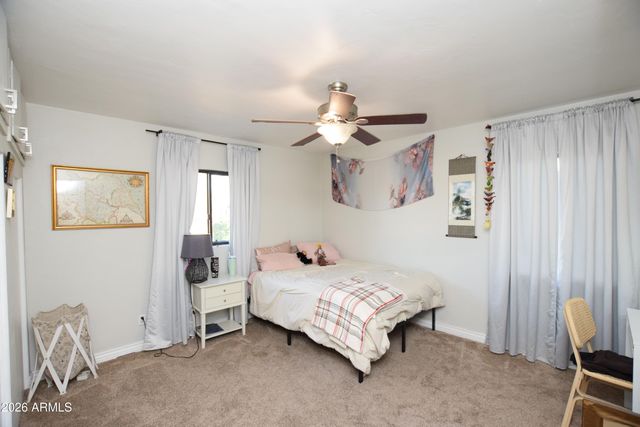 946 E DENTON Lane, Phoenix, AZ 85014