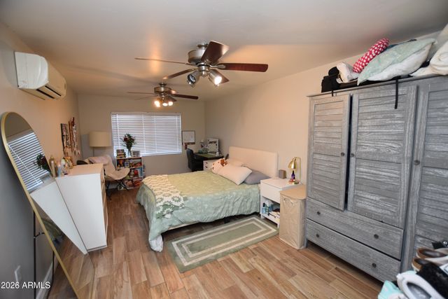 946 E DENTON Lane, Phoenix, AZ 85014