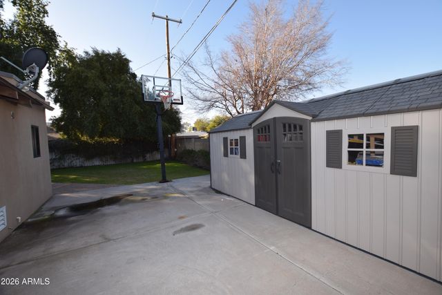 946 E DENTON Lane, Phoenix, AZ 85014