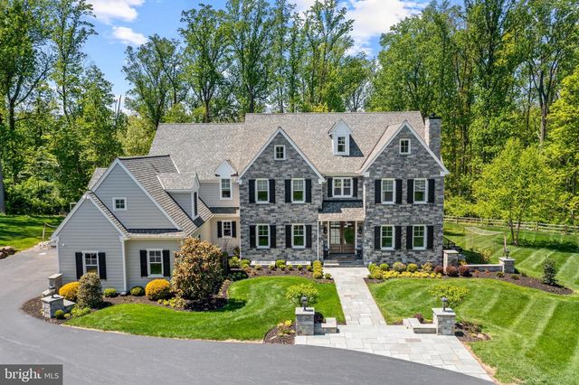 2207 WHITE HORSE RD, Berwyn, PA 19312